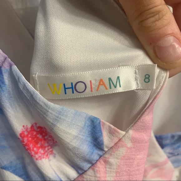 Floral Romper with lace cutout 🌸 - Picture 6 of 8